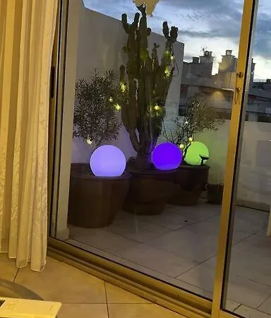 200m De La Croisette 아파트